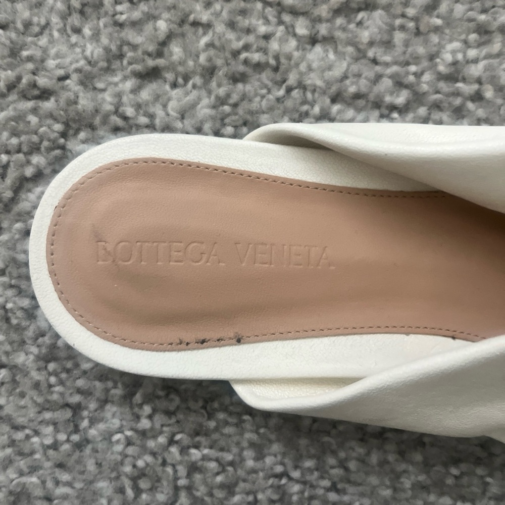 Bottega Veneta White Leather Mules - Picture 2 of 7